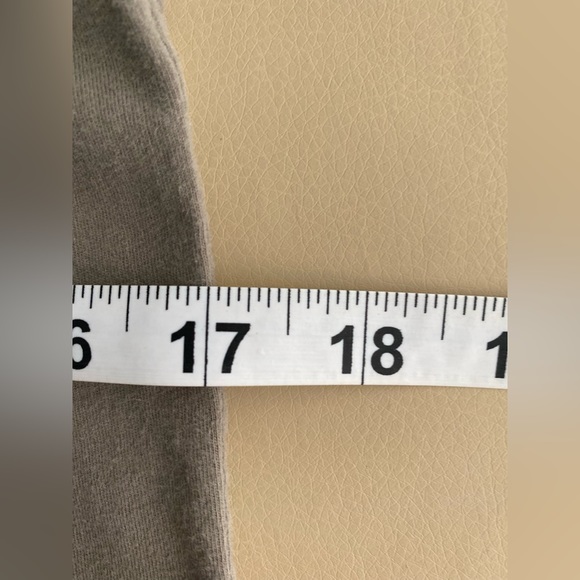 Flylow ski/ snowboarding/ hiking t-shirt - Picture 6 of 7